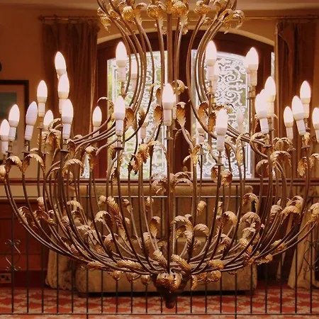 Racket Hall ホテル ロスクレア