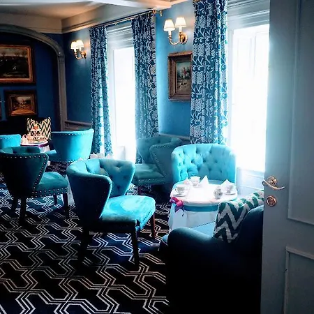 Racket Hall Szálloda 3*