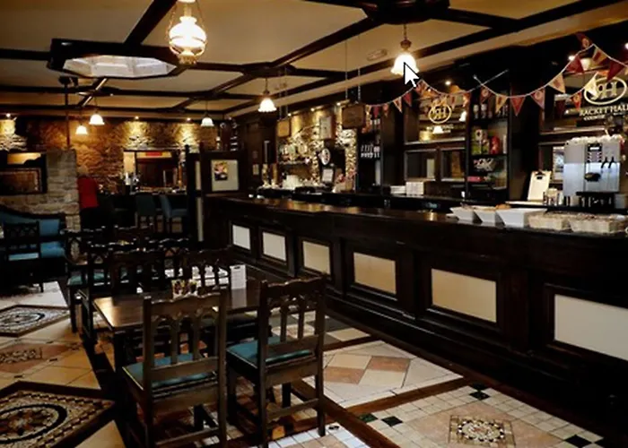 Racket Hall فندق روس كري