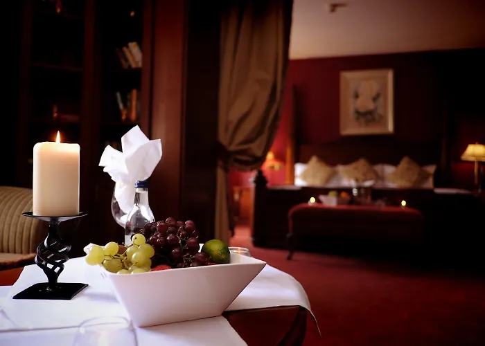 Hotel Racket Hall 3*