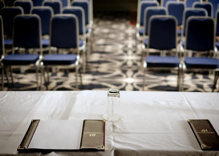 호텔 Racket Hall 3*