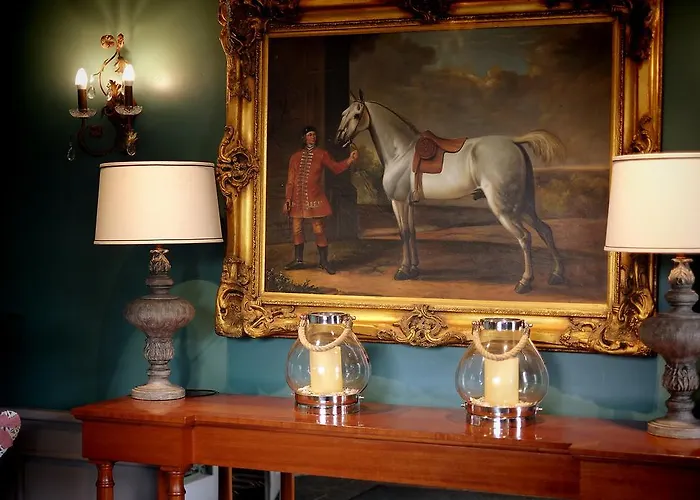 호텔 Racket Hall 3*