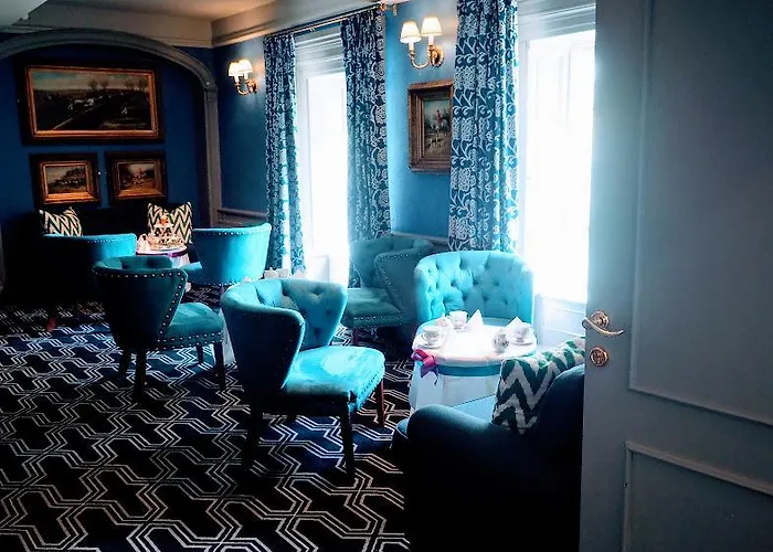 Racket Hall Hotel 3*