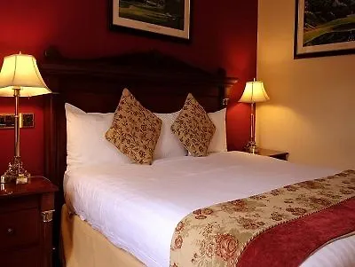 Hotel Racket Hall 3*