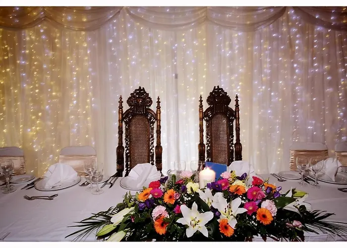 Racket Hall فندق روس كري